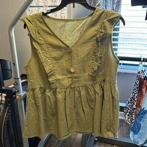 NWOT Green Sleeveless Ruffle Top Lg